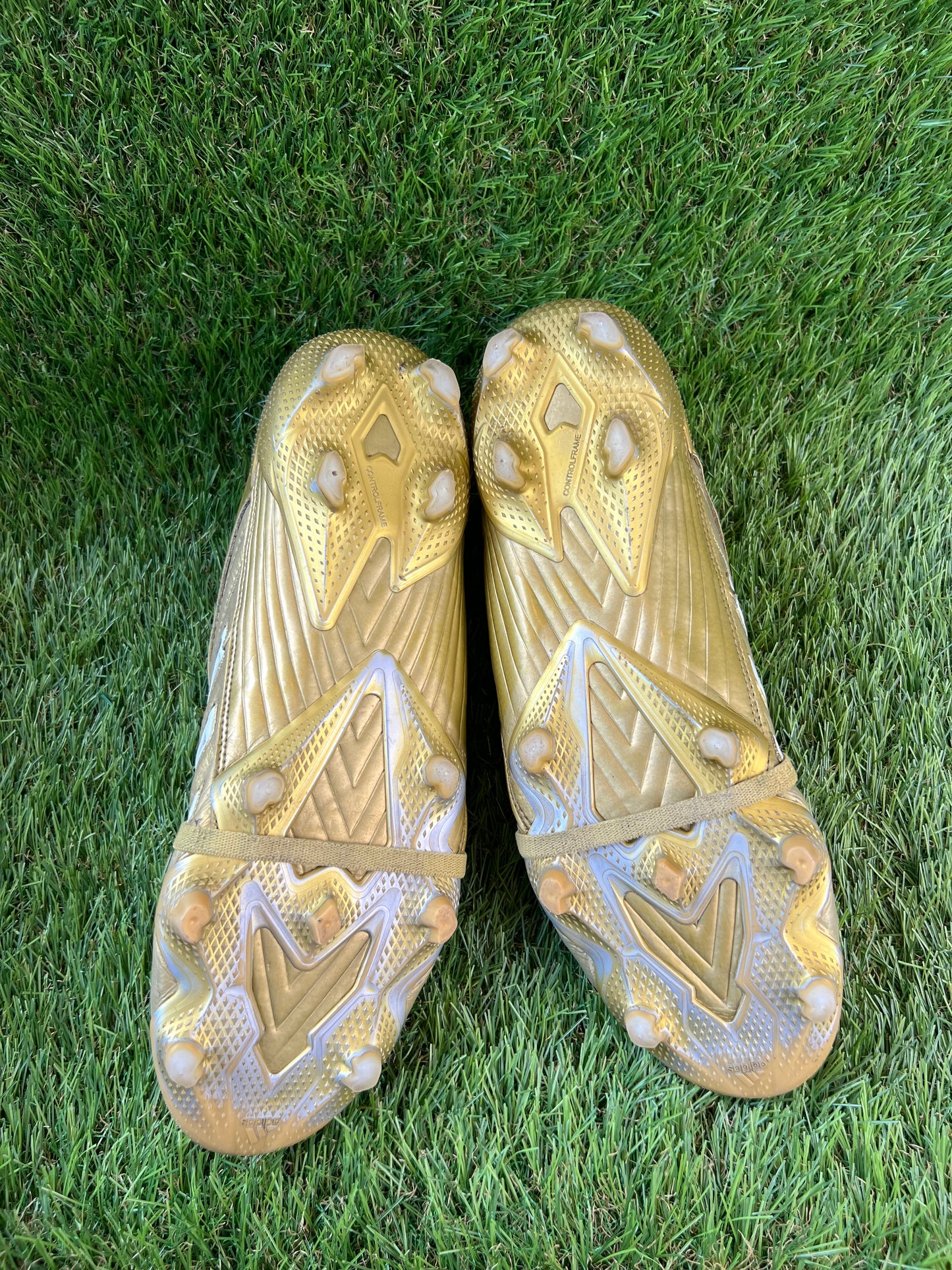 Adidas Predator Absolute 2022 remake FG - 11.5 UK
