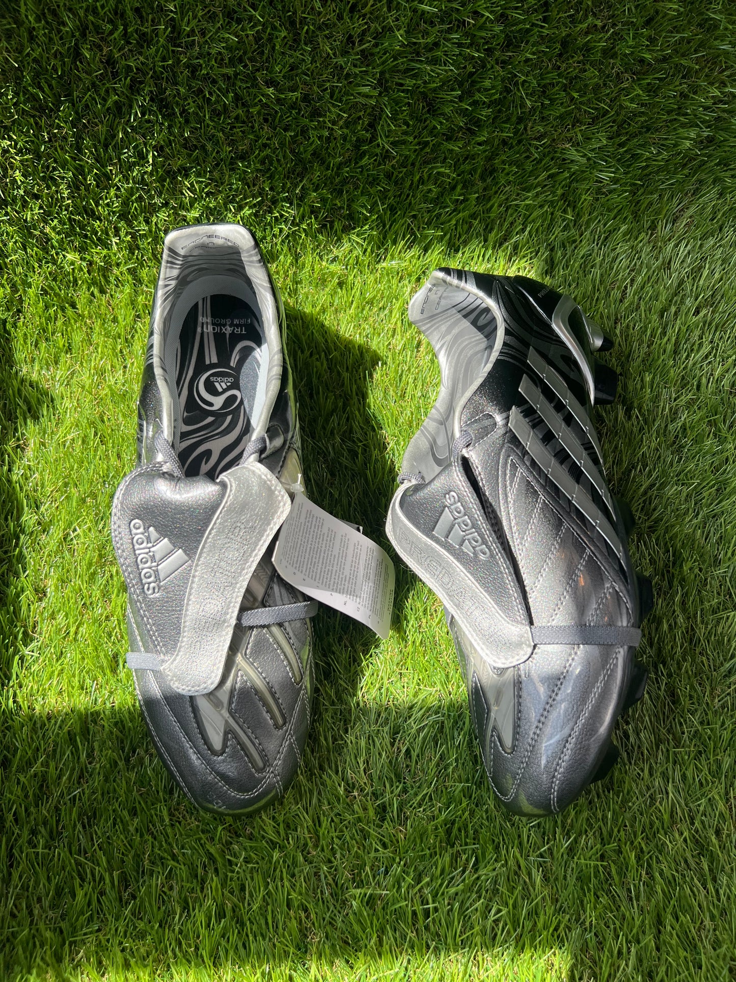 Adidas Predator Powerswerve FG silver - 11.5 UK