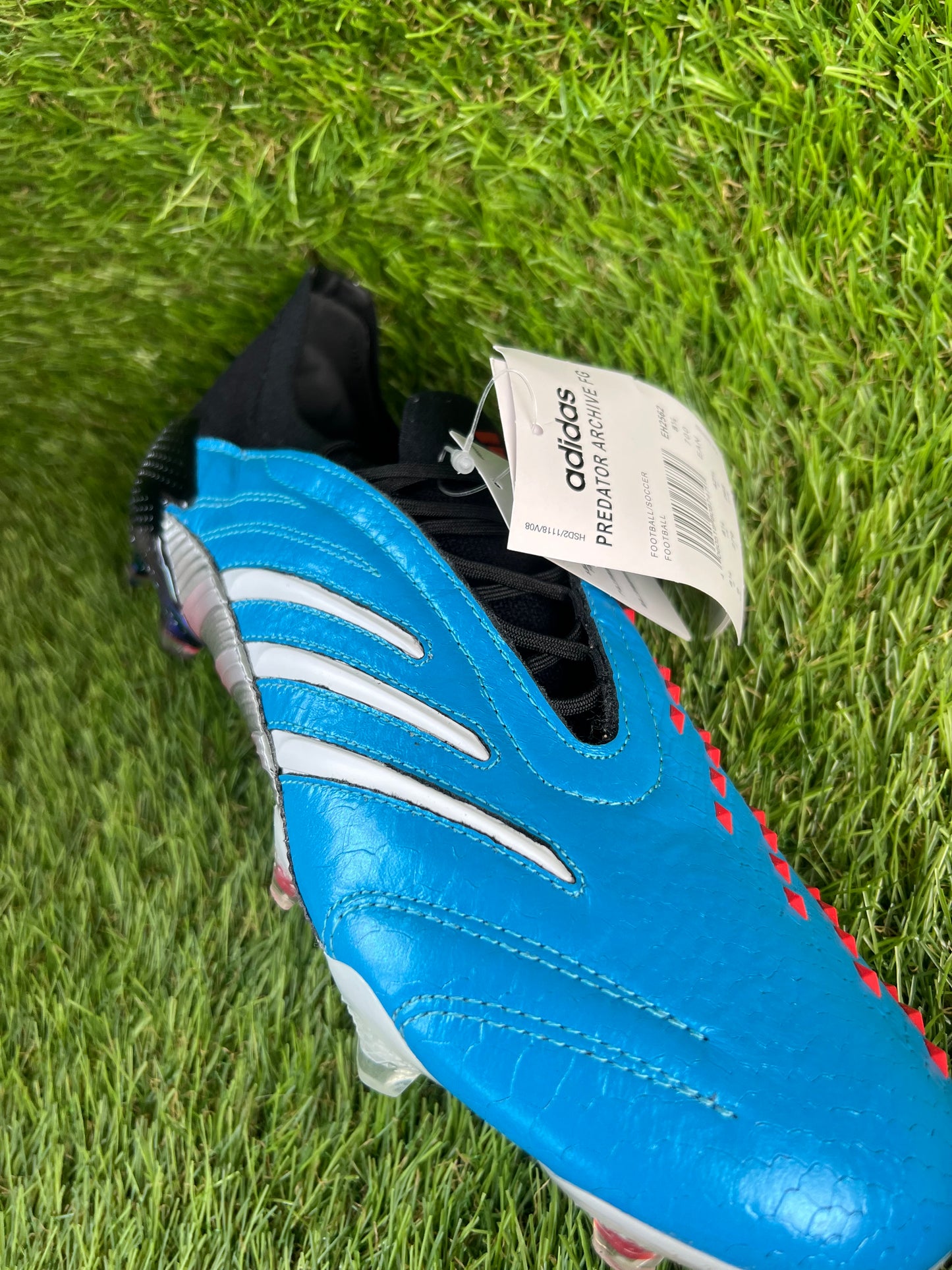 Adidas Predator Archive FG - 8.5 UK