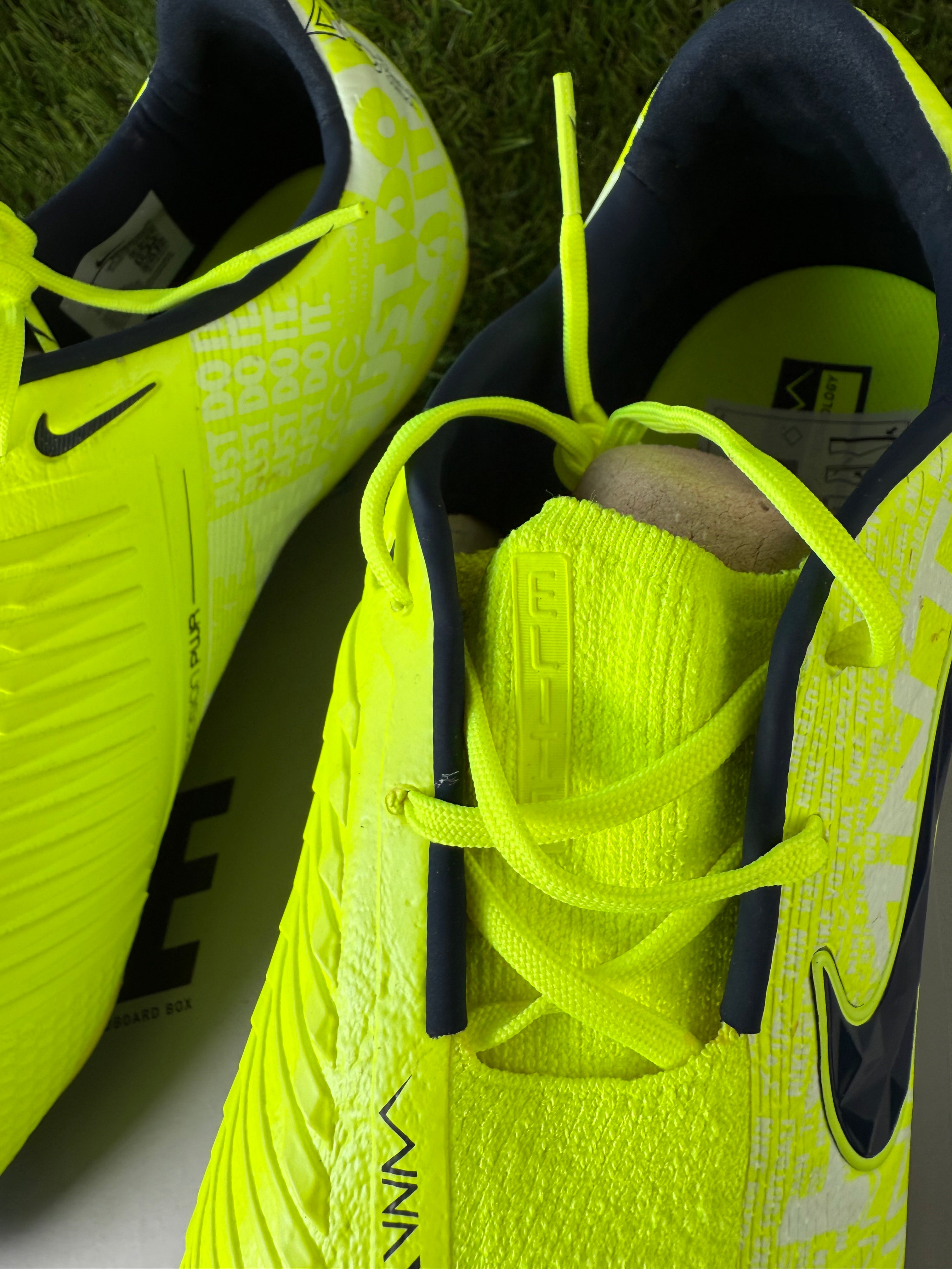 Nike Phantom Venom Elite FG - 11 UK