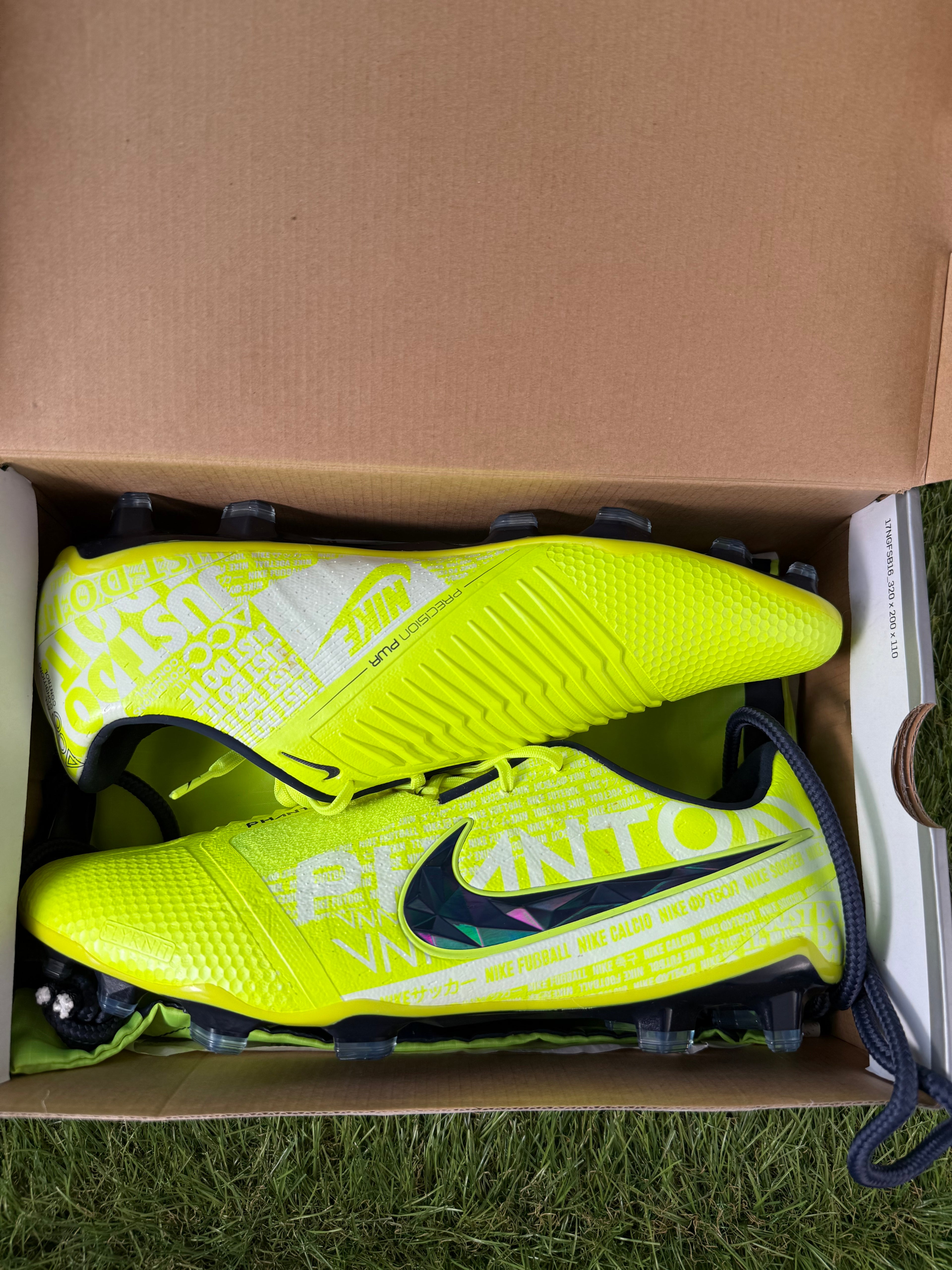 Nike Phantom Venom Elite FG - 11 UK