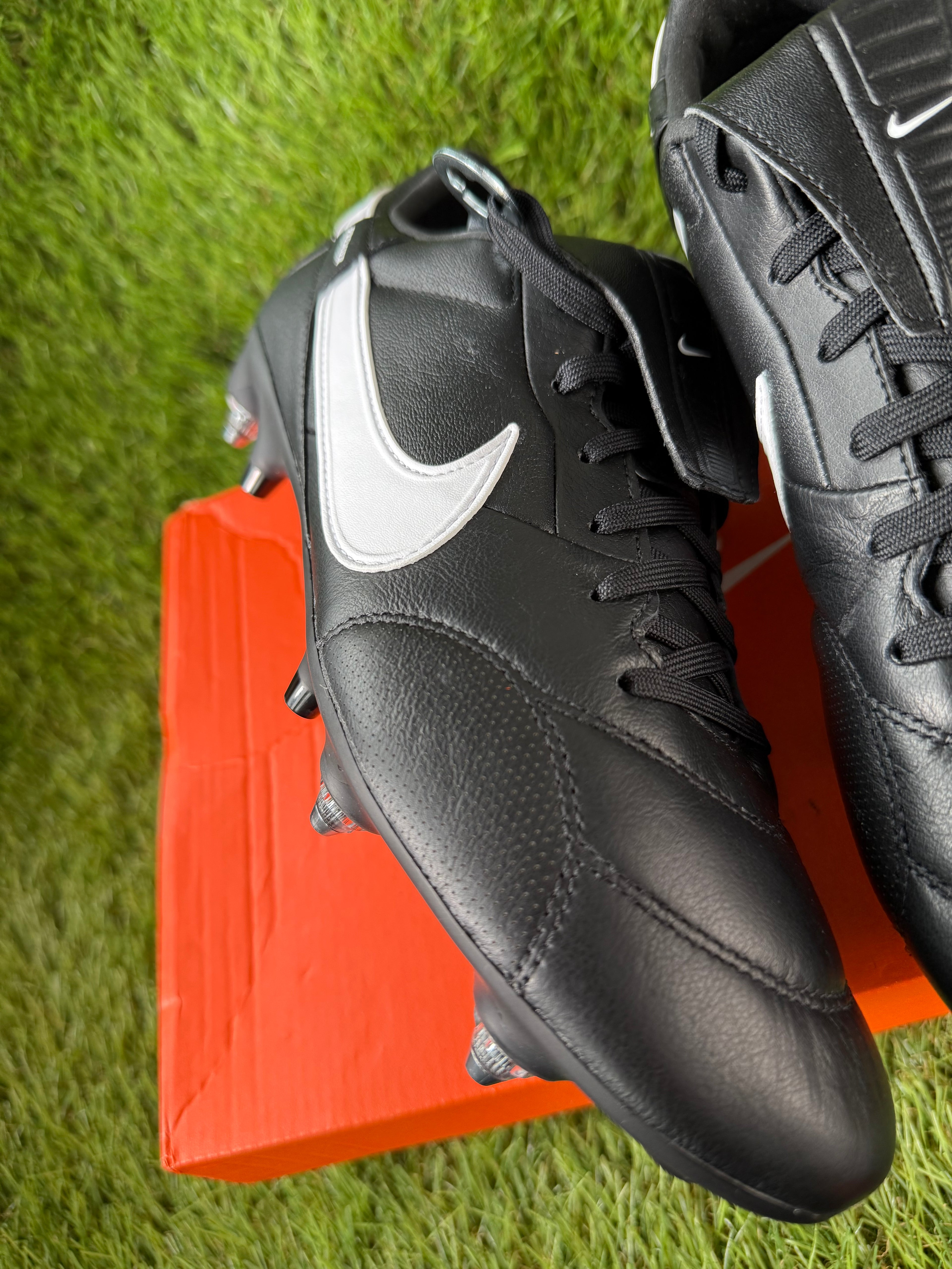 Nike Premier III SG - 7.5 UK