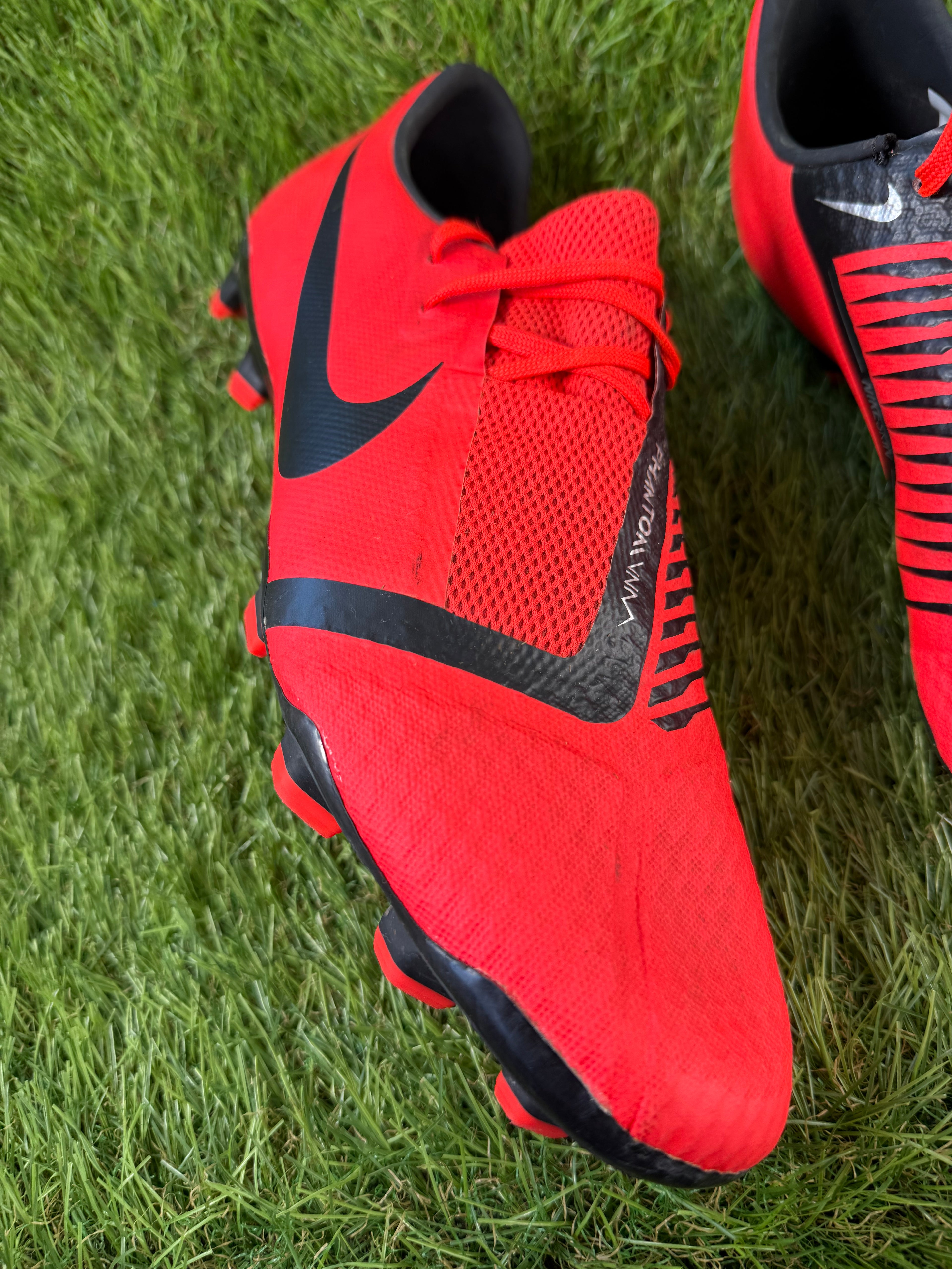 Nike Phantom Venom Academy Red FG - 11 UK
