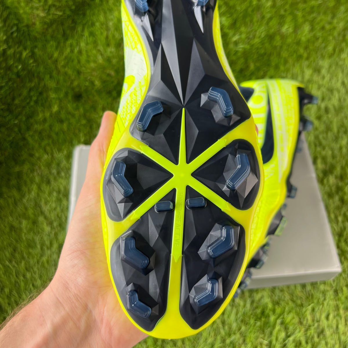 Nike Phantom Venom Elite FG - 11 UK