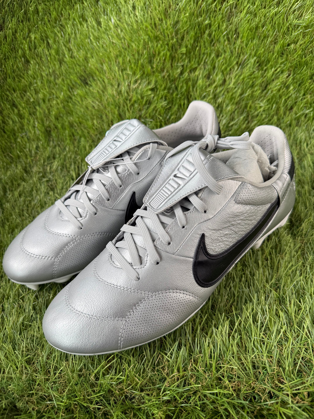 Nike Premier III Silver SG - 7.5 UK