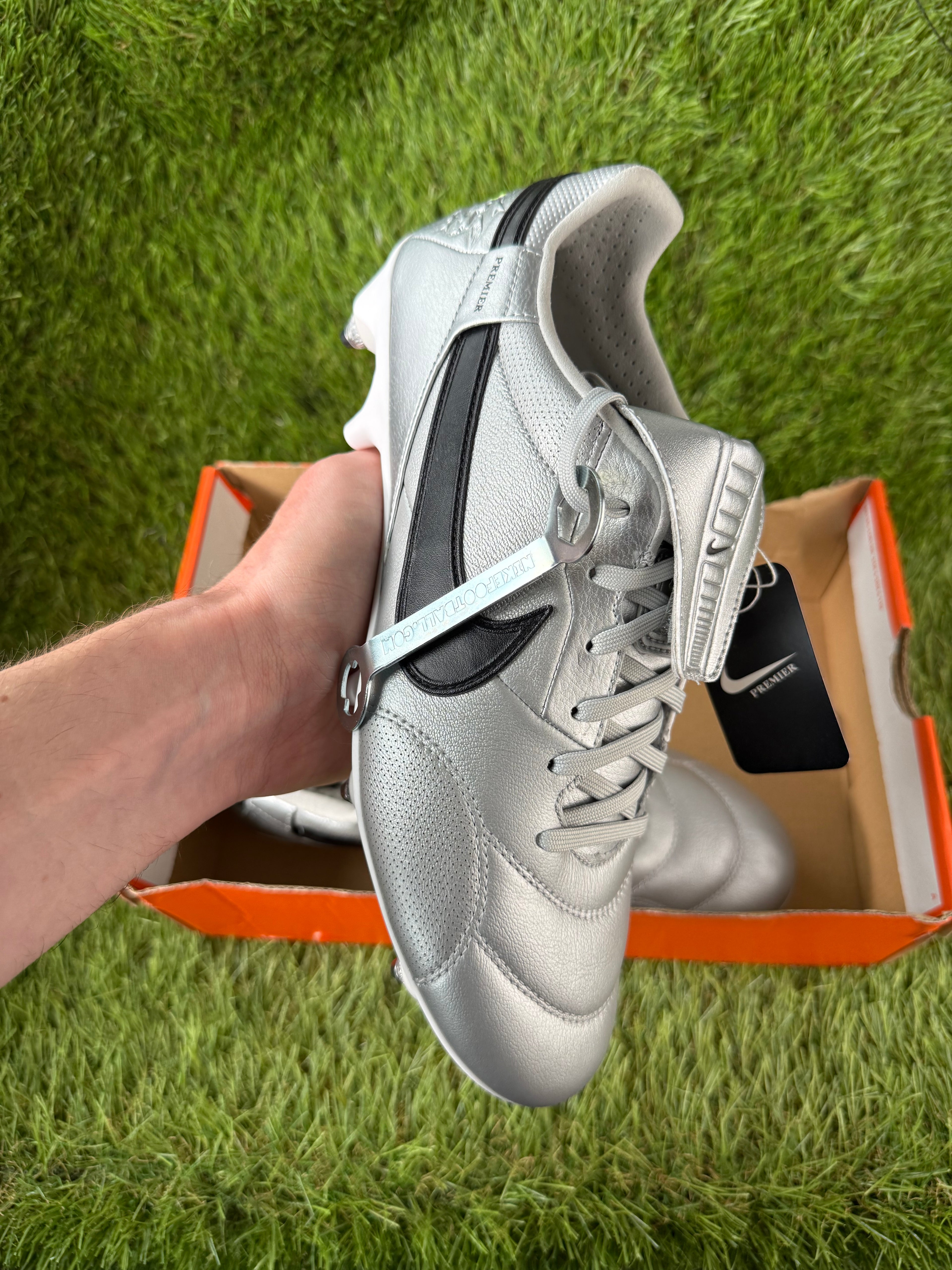 Nike Premier III Silver SG - 7.5 UK