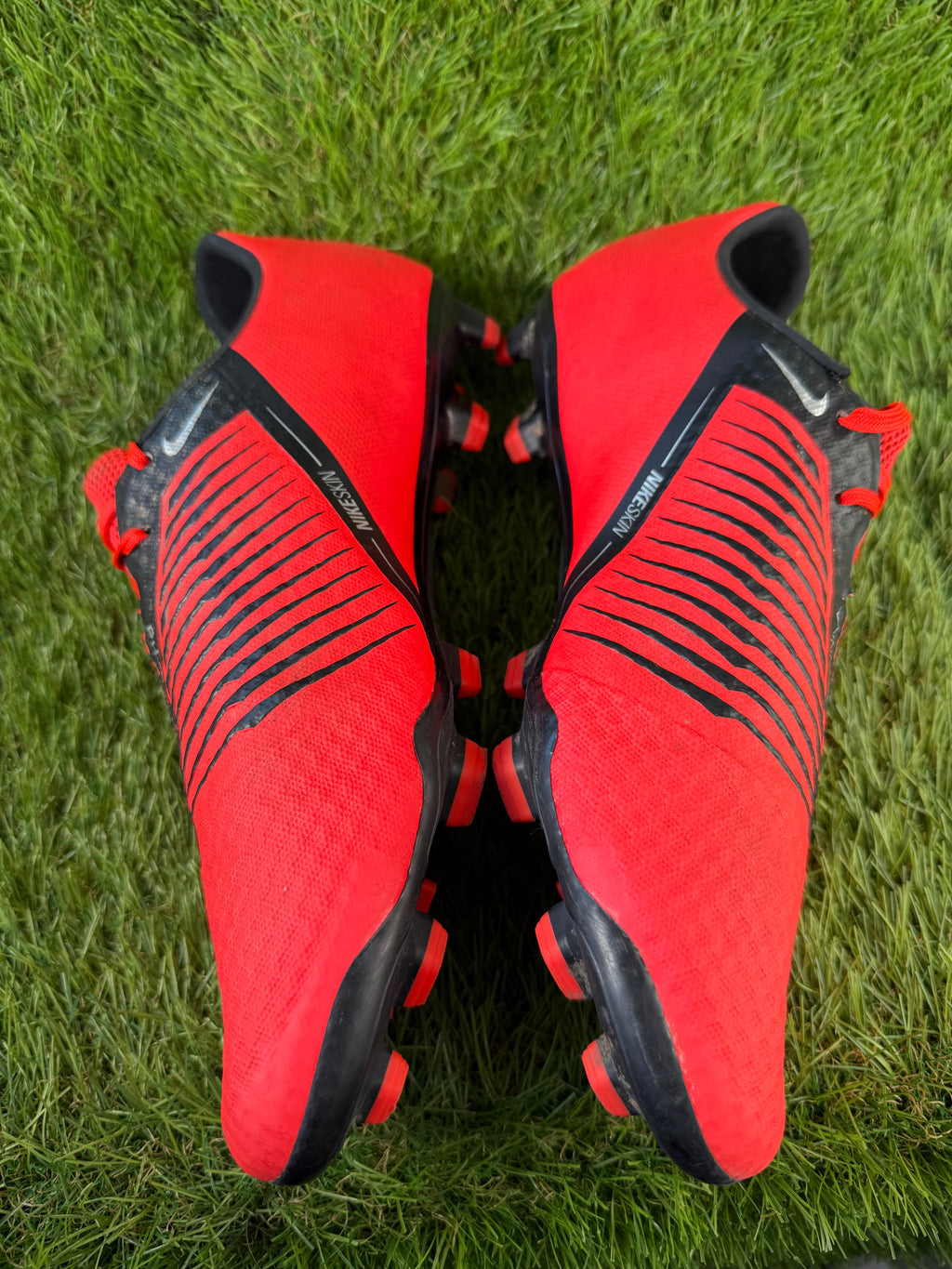 Nike Phantom Venom Academy Red FG - 11 UK