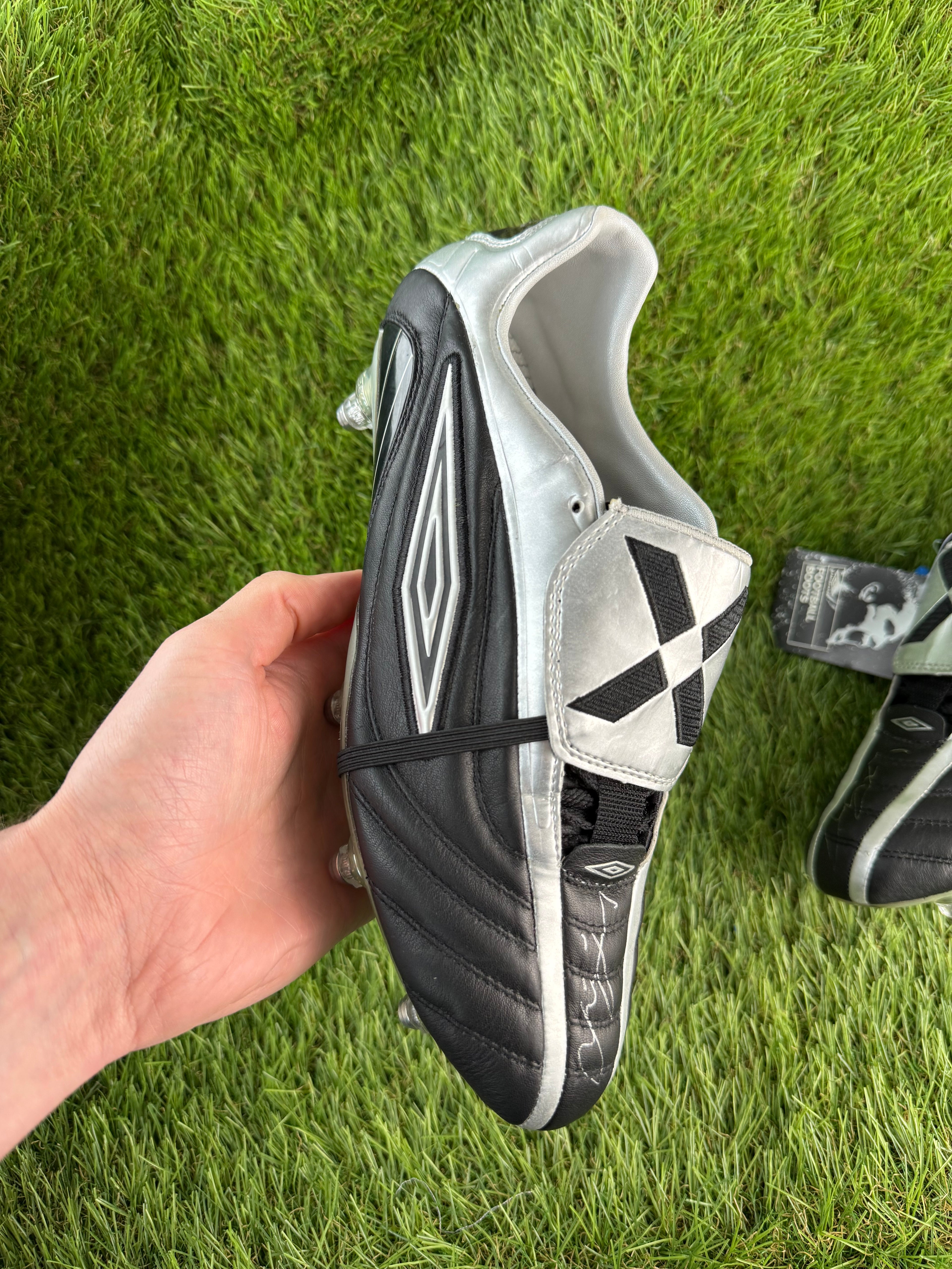 Umbro Michael Owen SG - 8.5 UK